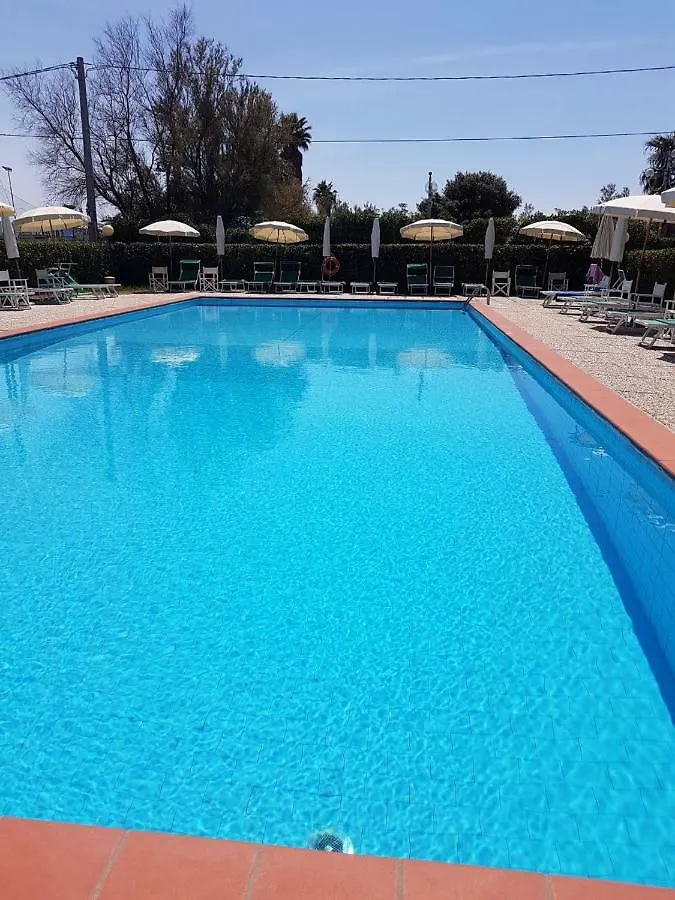 La Piscina 2 Holiday home Massa  0*, Marina di Massa
